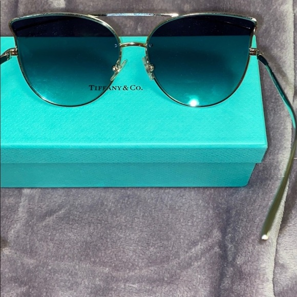 🩵Tiffany Cat Eye Sunglasses❄️ - Picture 5 of 6